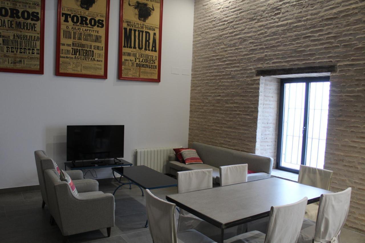 Cozy & Modern Hombre De Piedra Seville